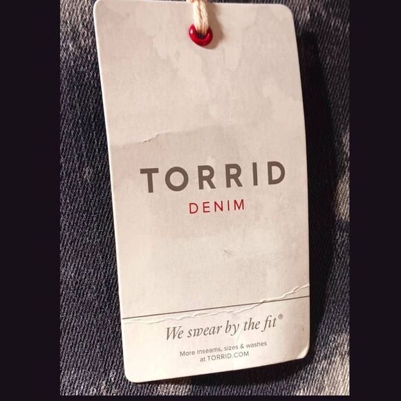 TORRID/JACK DAVID Women's Plus Size Tie-Dye distressed Black & White Shorts - Picture 12 of 14